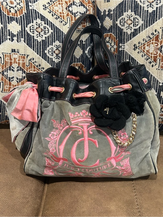 Juicy Couture Handbags - Juicy Couture Pink Y2K VINTAGE & Gray Velvet Drawstring Tote with Black Flower
